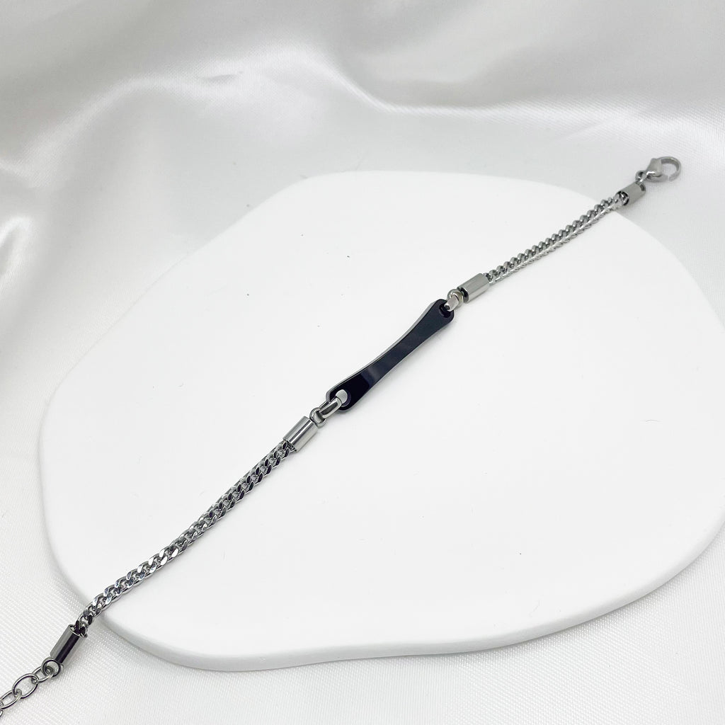 Bracciale targhetta nera