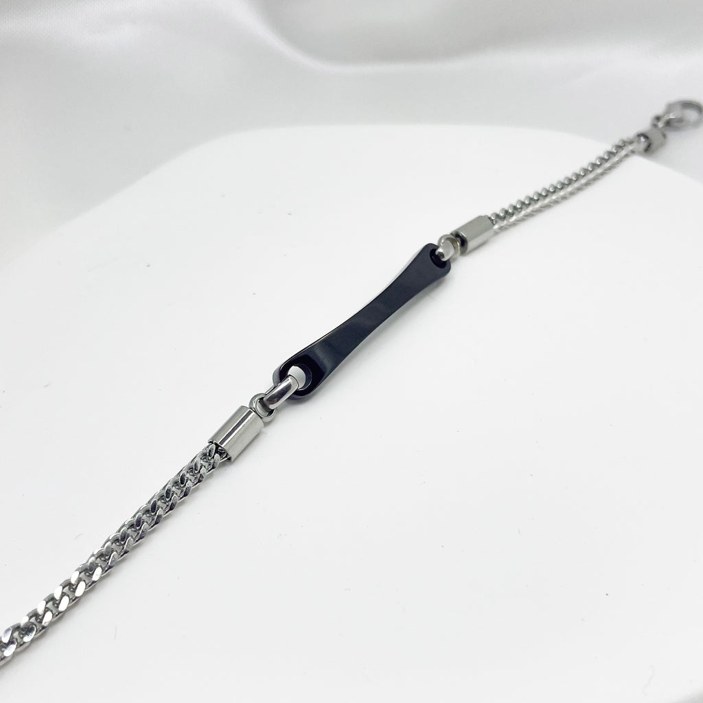 Bracciale targhetta nera